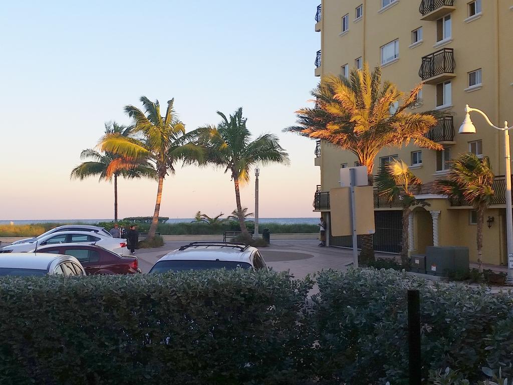 Hollywood Broadwalk Oceanside Hotel Ngoại thất bức ảnh