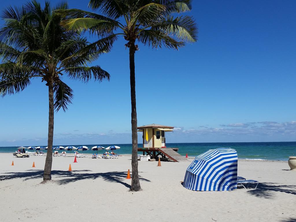 Hollywood Broadwalk Oceanside Hotel Ngoại thất bức ảnh
